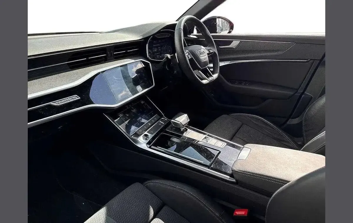 Usado Audi A6 Design 261 CV (191 kW) 2023 Rojo Familiar