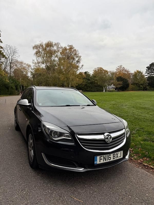 Black Used 2016 Vauxhall Insignia Design Edition Estate | £3,095 (Super price) - Image 1/4