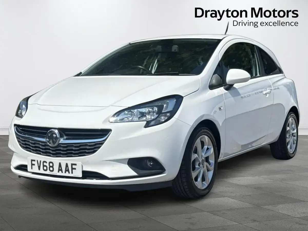 Used Vauxhall Corsa 75 HP (55 kW) 2018 White Hatchback