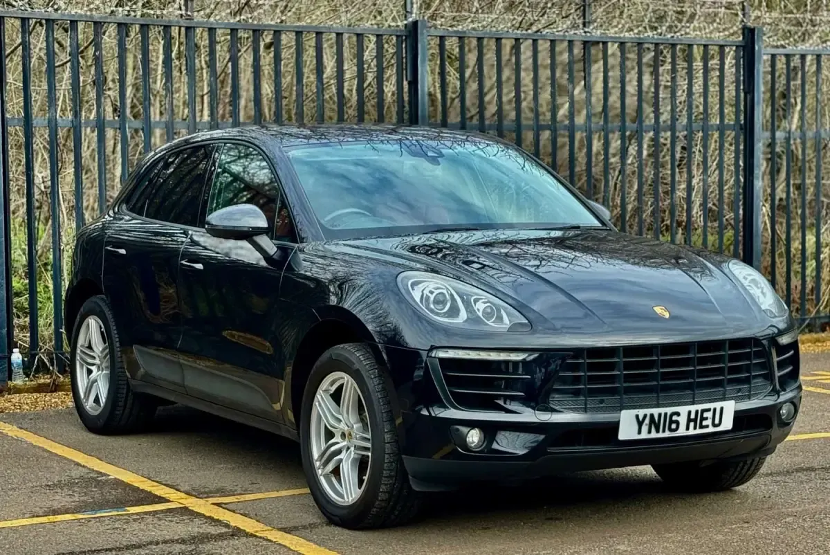 Begagnad Porsche Macan 252 HK (185 kW) 2016 Svart SUV