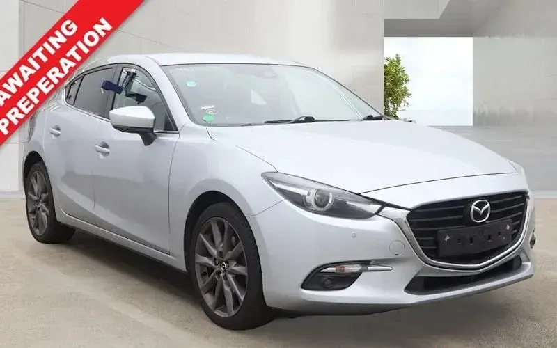 Used Mazda 3 Inclusive 121 HP (88 kW) 2018 Hatchback