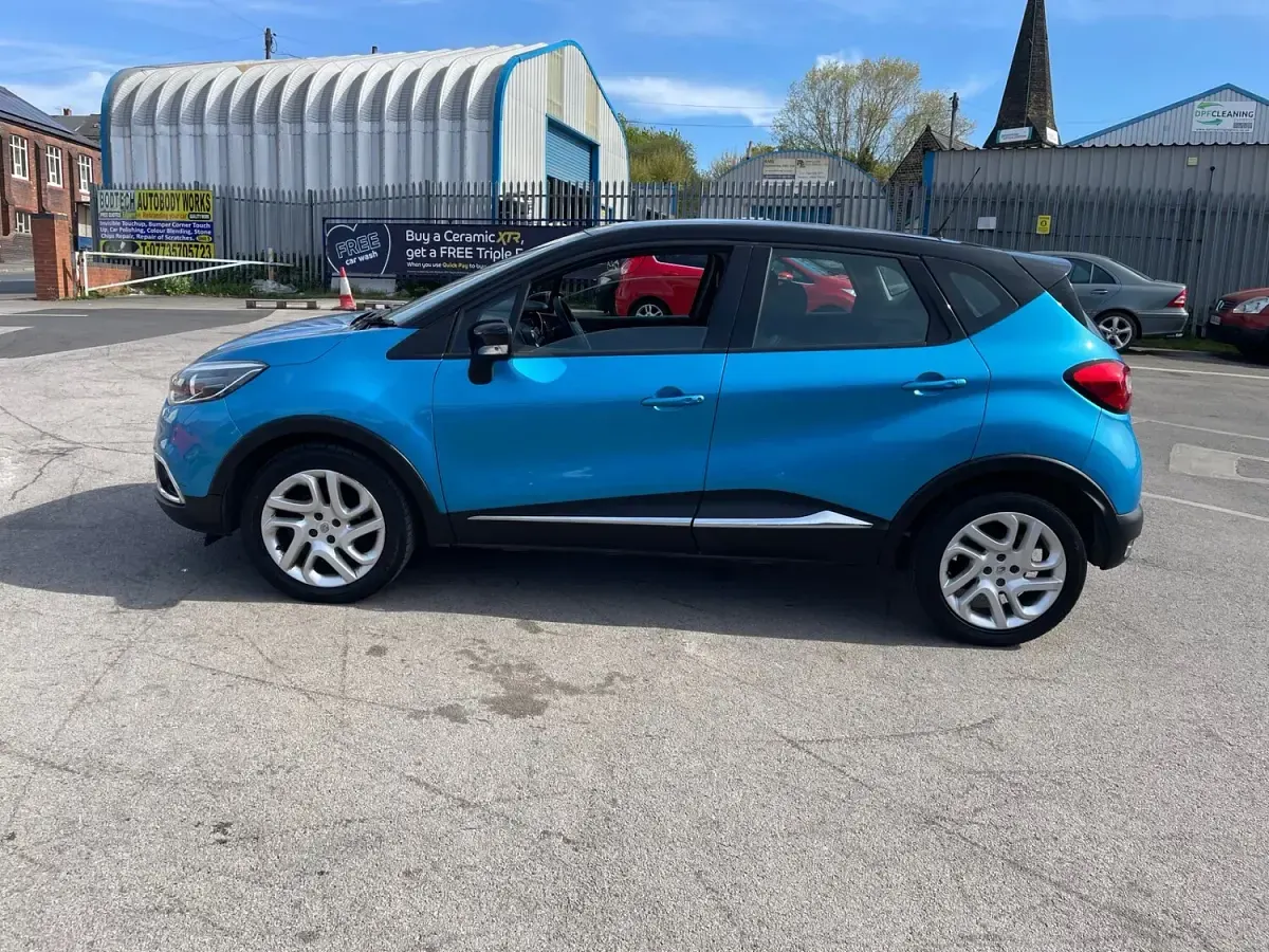 Used Renault Captur Dynamique 90 HP (66 kW) 2014 Blue SUV