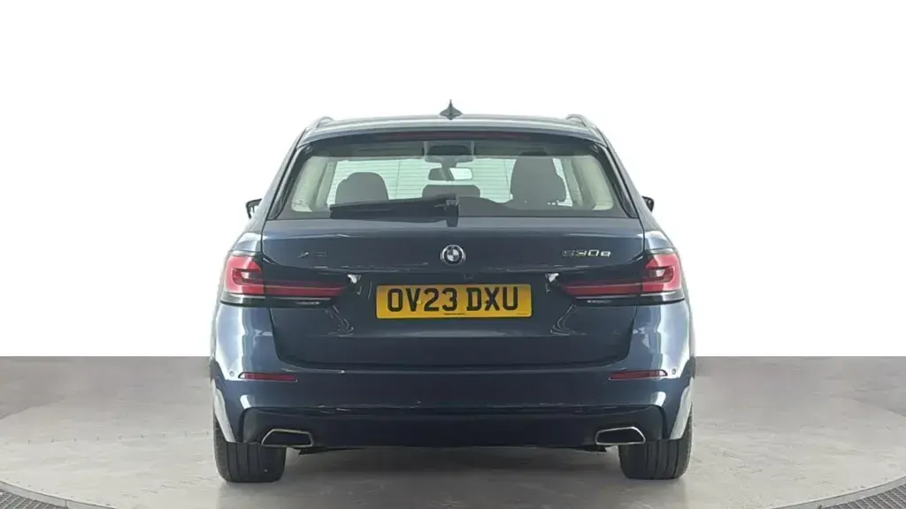 Used BMW 530e Comfort Edition 292 HP (214 kW) 2023 Blue Estate