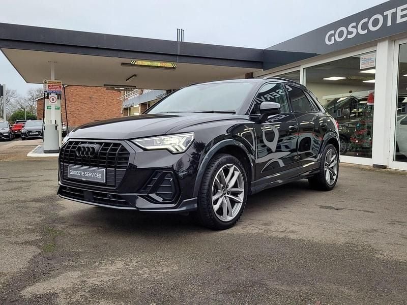 Begagnad Audi Q3 Black Edition 2022 Svart SUV