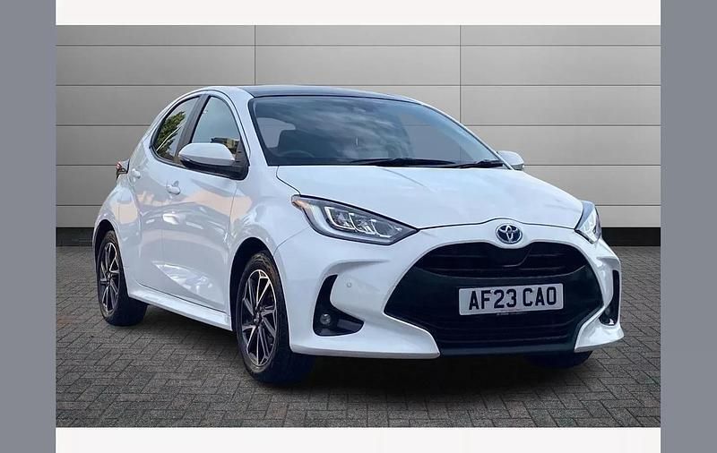 Pure white Used 2023 Toyota Yaris Hybrid Design Hatchback | £16,895 (Fair price) - Image 1/3