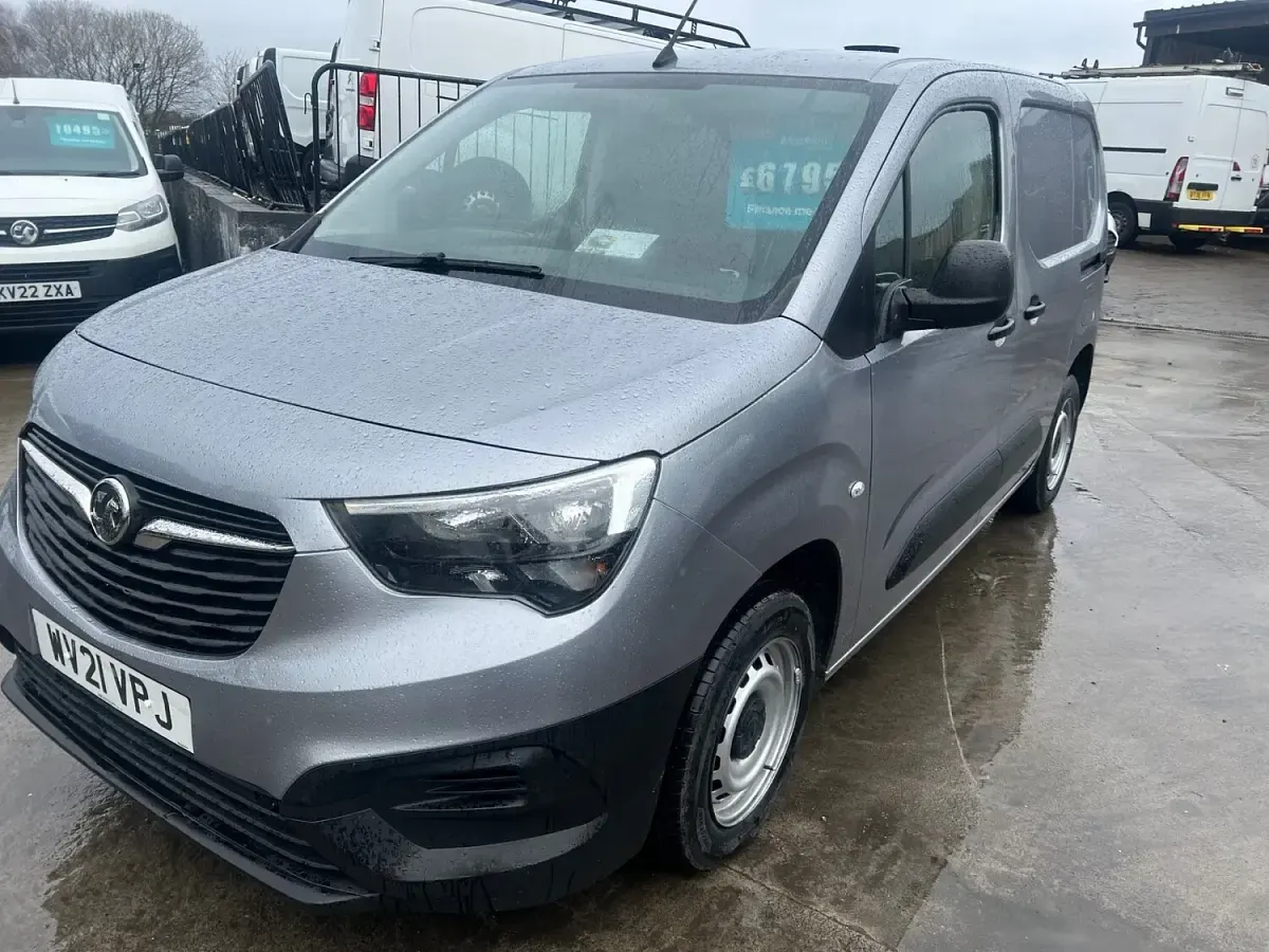 Used Vauxhall Combo Edition 100 HP (73 kW) 2021 Grey MPV