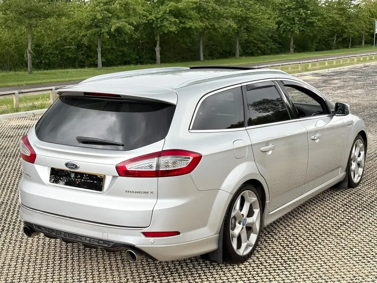 Used Ford Mondeo Titanium X 200 HP (147 kW) 2012 Silver Estate