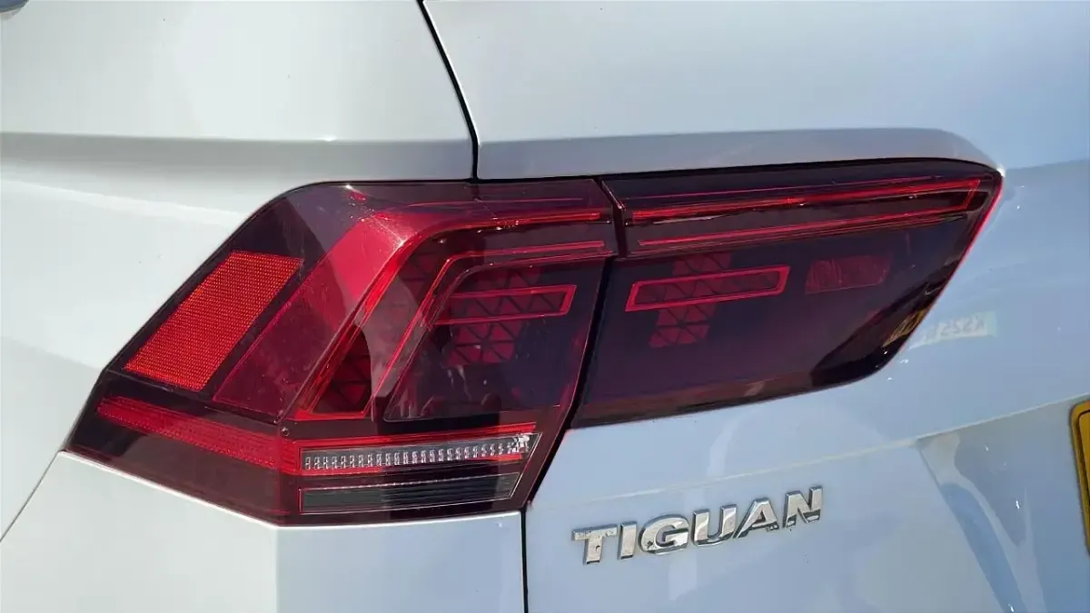 Usado VW Tiguan R-line 148 HP (108 kW) 2019 Branco SUV