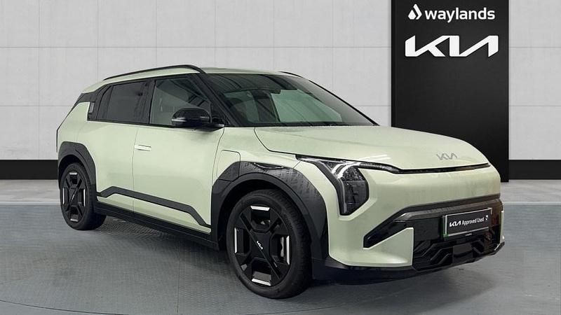 Green Used 2024 Kia EV3 GT-Line SUV | £31,395 (Fair price) - Image 1/4