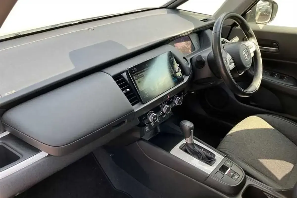 Used Honda Jazz Hybrid 109 HP (80 kW) 2021 White Hatchback