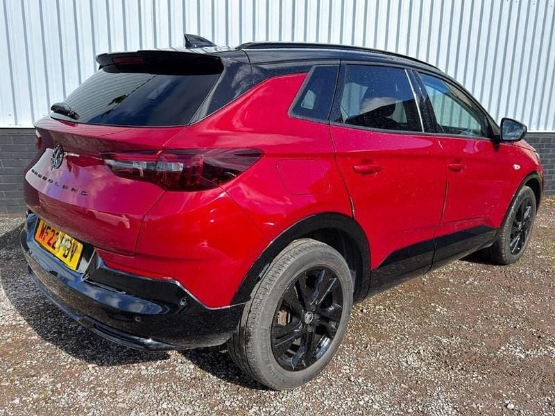 Used Vauxhall Grandland X SRi 128 HP (94 kW) 2022 Red SUV