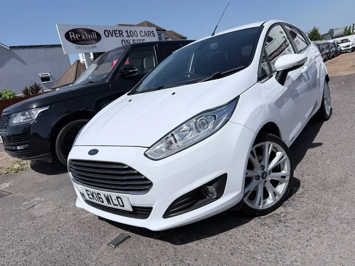 Used Ford Fiesta Titanium 2016 White Hatchback