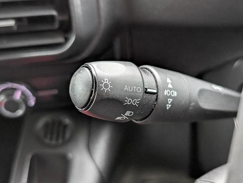 Used Peugeot Partner Premium 100 HP (73 kW) 2021 White MPV