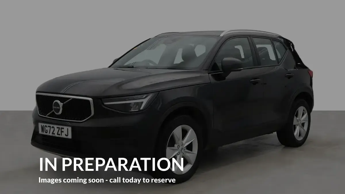 Begagnad Volvo XC40 Core 163 HK (119 kW) 2022 Svart SUV
