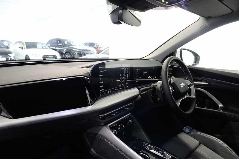 Used Audi Q5 Sport 268 HP (197 kW) 2025 Arkona white SUV
