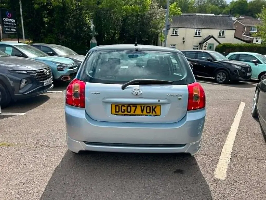 Used Toyota Corolla 124 HP (91 kW) 2007 Blue Hatchback