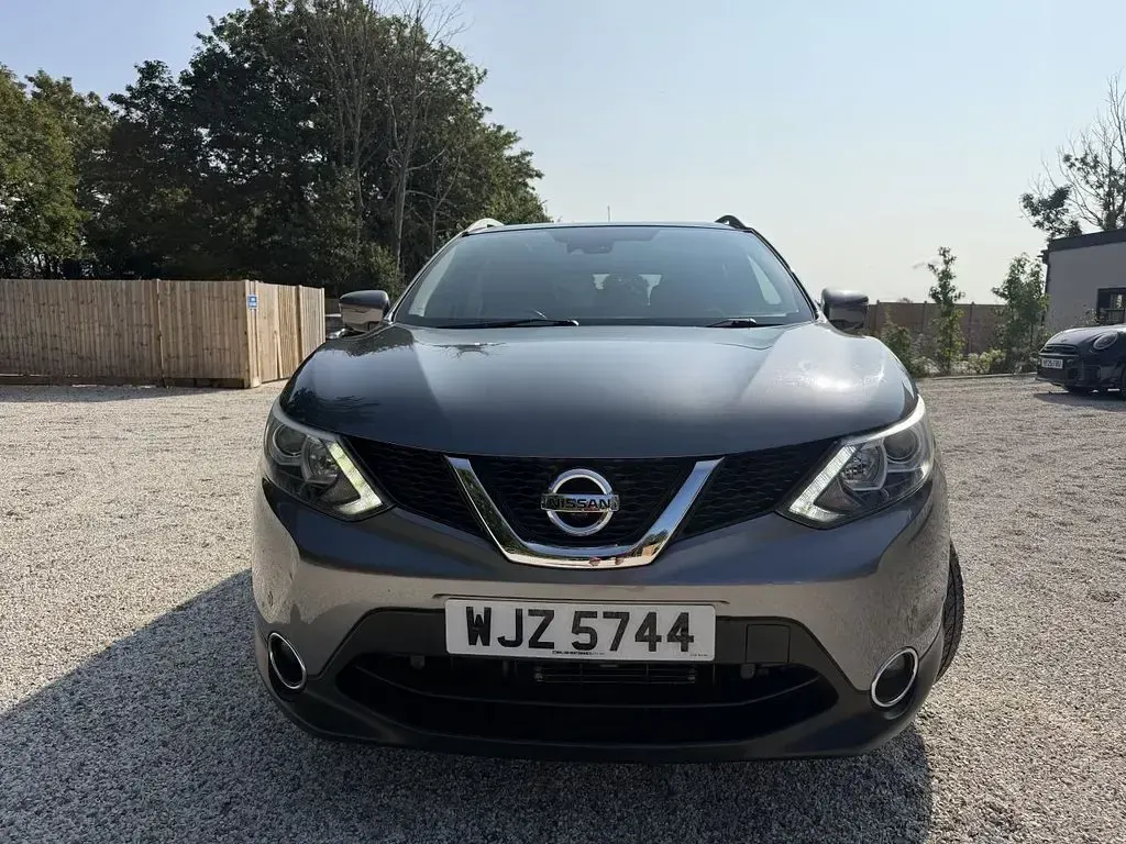 Used Nissan Qashqai N-TEC 115 HP (84 kW) 2014 Grey SUV