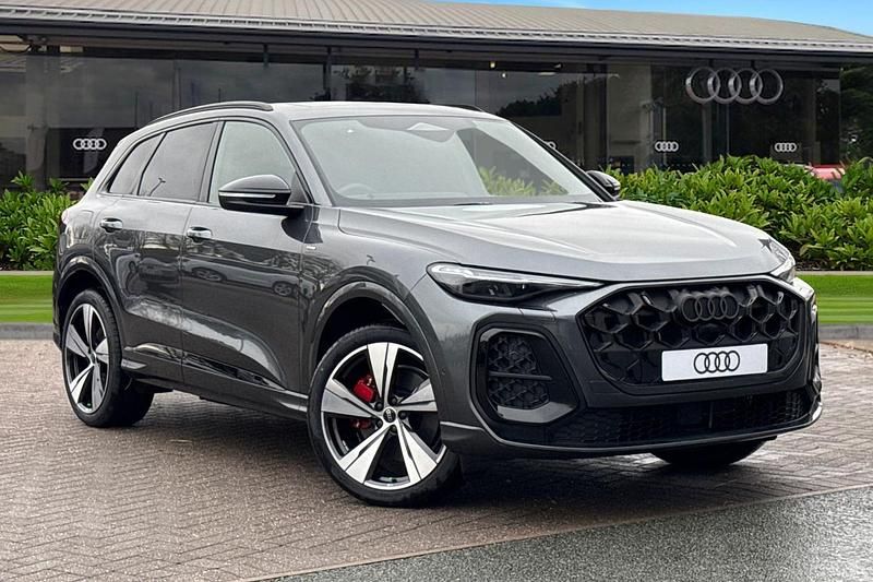Grey New 2025 Audi Q5 Comfort SUV | £57,505 (Super price) - Image 1/4