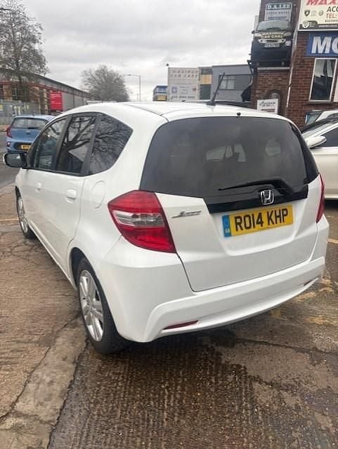 Used Honda Jazz ES 99 HP (72 kW) 2014 White Hatchback