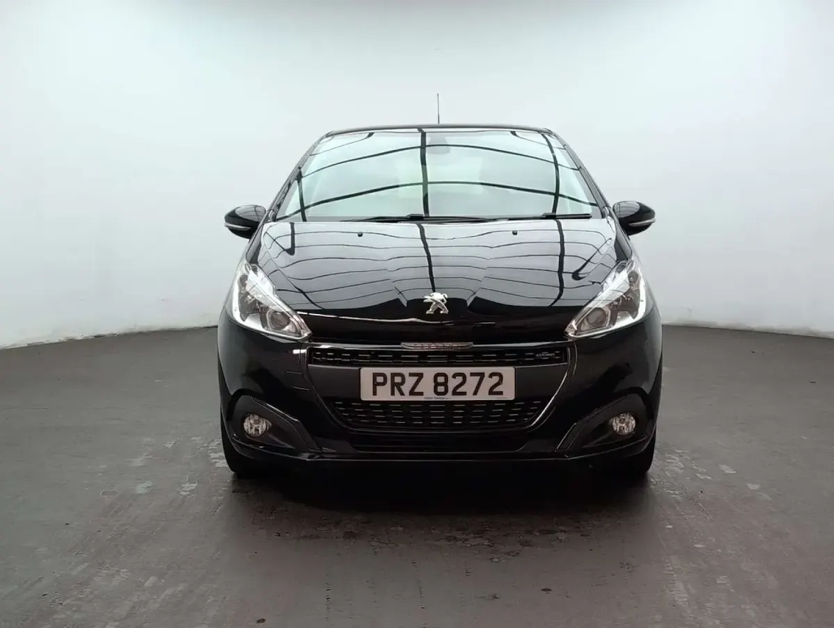 Used Peugeot 208 GT-line 2019 Black Hatchback