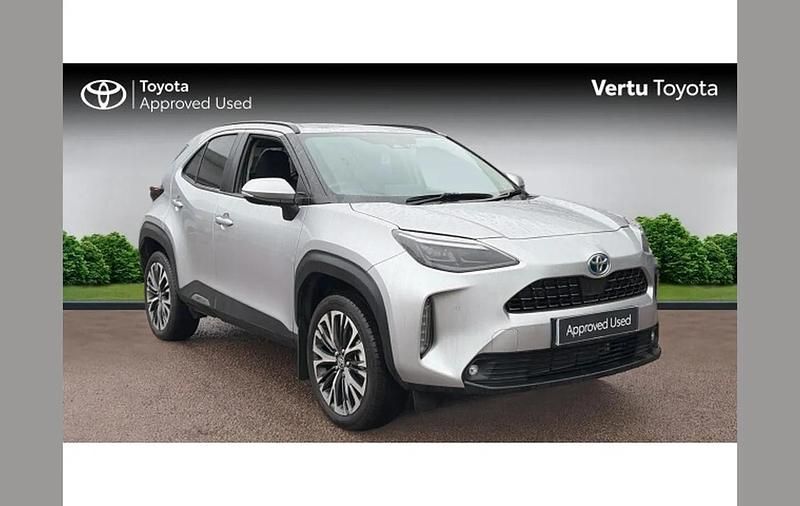 Used Toyota Yaris Cross 113 HP (83 kW) 2024 Silver SUV
