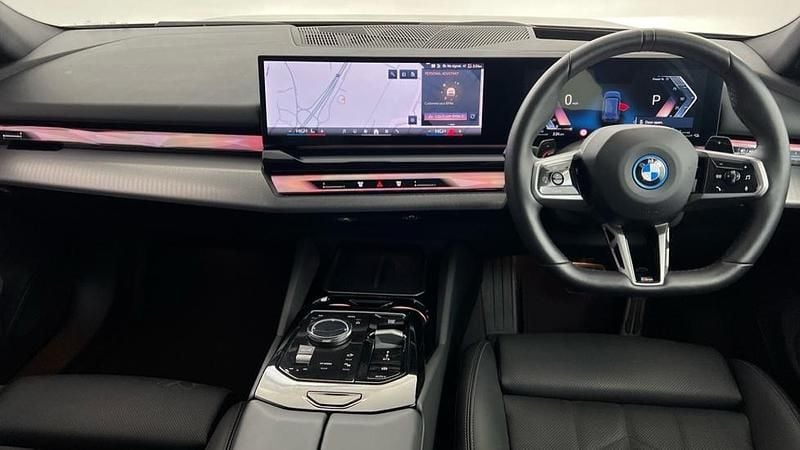 Used BMW 530e M Sport 295 HP (216 kW) 2025 Blue Estate