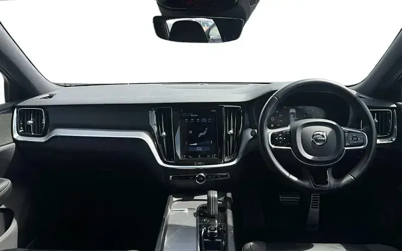 Used Volvo V60 R-Design 197 HP (144 kW) 2021 Black Estate