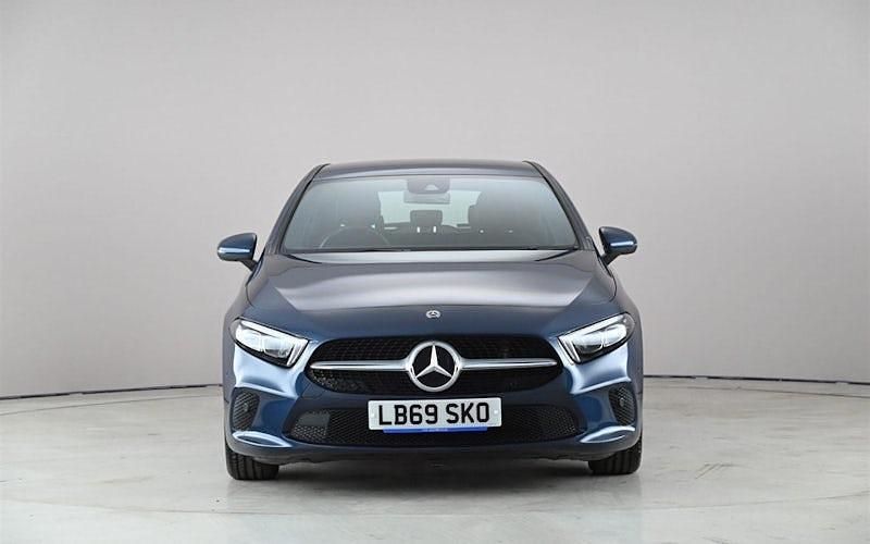 Used Mercedes A200 Premium 163 HP (119 kW) 2019 Blue Hatchback