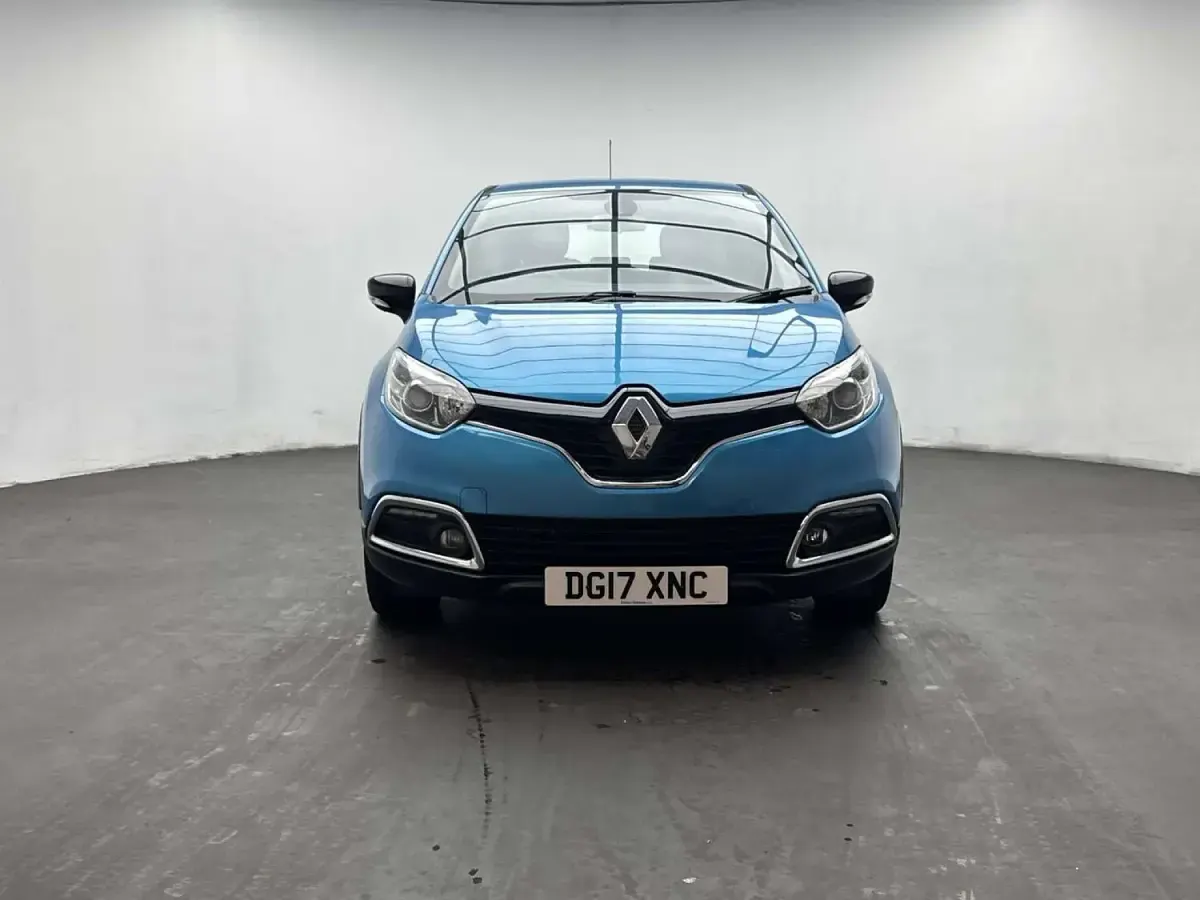 Used Renault Captur Dynamique 90 HP (66 kW) 2017 Blue SUV