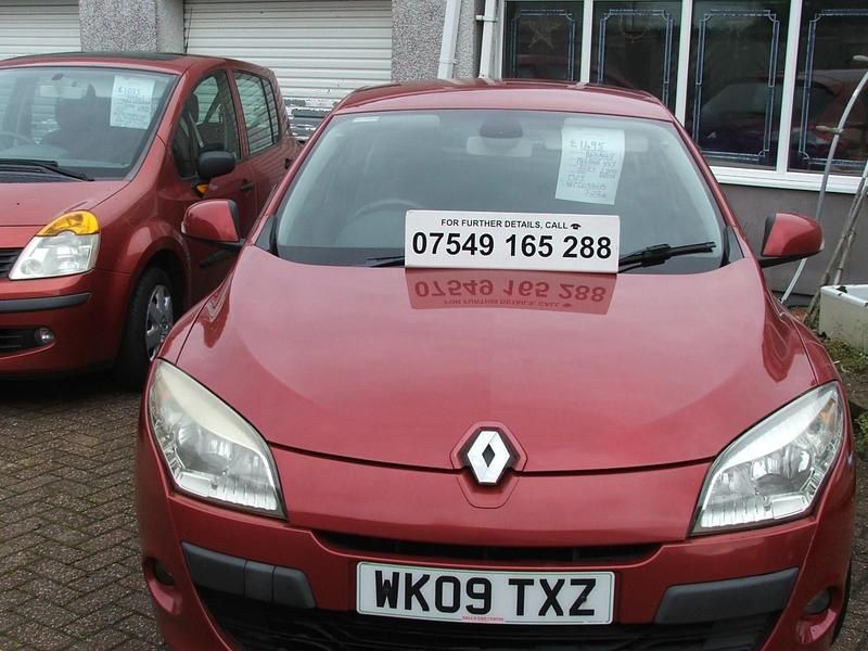 Red Used 2009 Renault Mégane III Dynamique Hatchback | £1,495 (A bit pricey) - Image 1/4