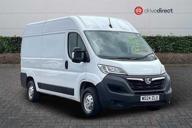 Solid kaolin white Used 2024 Vauxhall Movano S Van | £17,998 (Good price) - Image 1/4