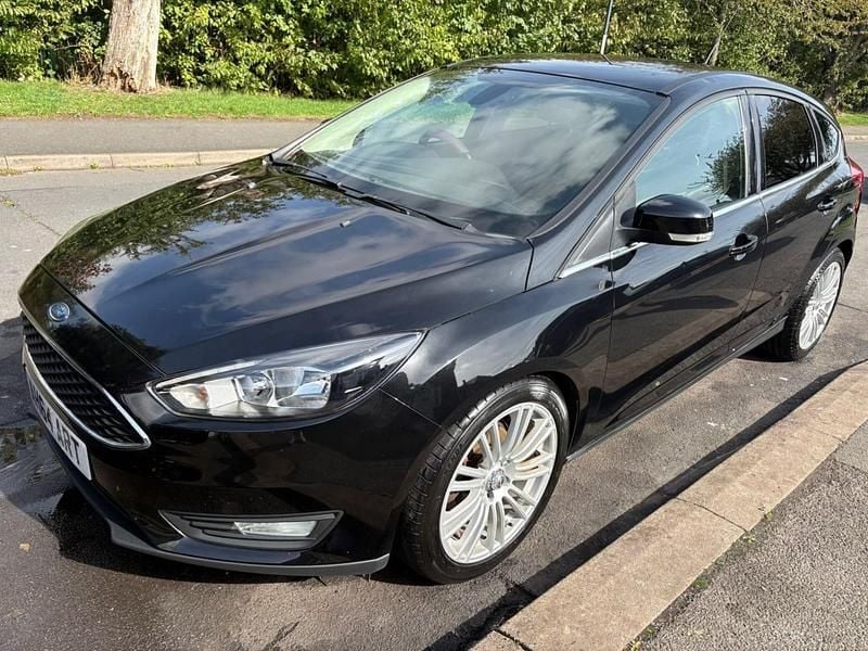 Black Used 2015 Ford Focus Zetec Hatchback | £3,195 (Good price) - Image 1/4