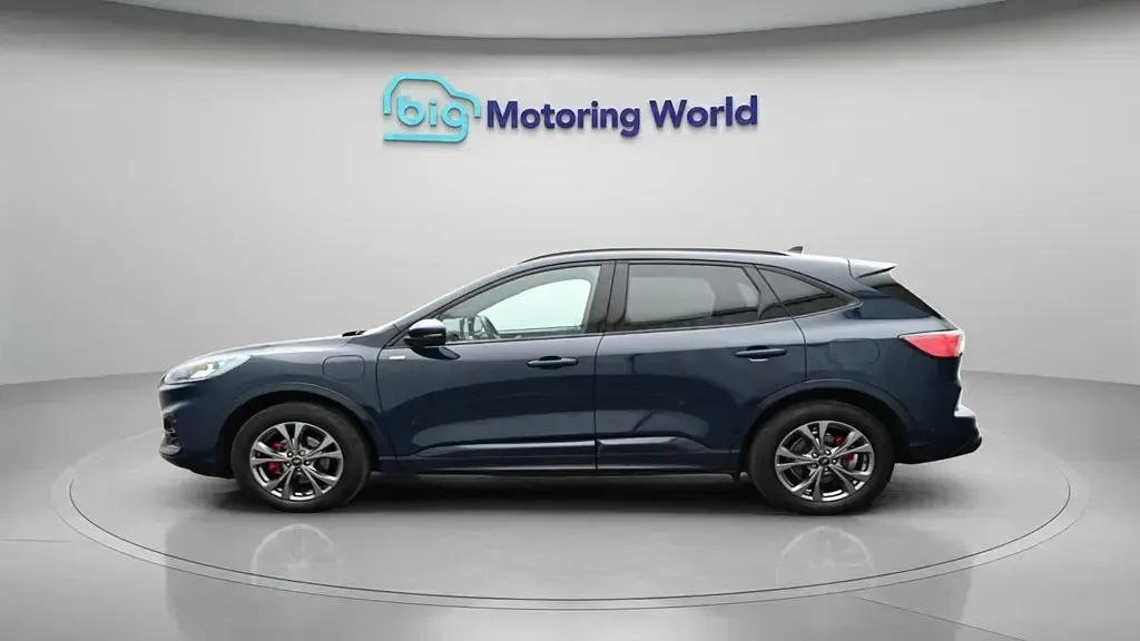 Używany Ford Kuga ST-Line 225 KM (165 kW) 2023 Niebieski SUV