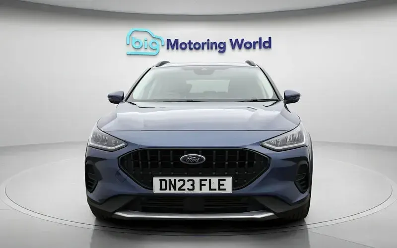 Used Ford Focus Active 125 HP (91 kW) 2023 Blue Hatchback
