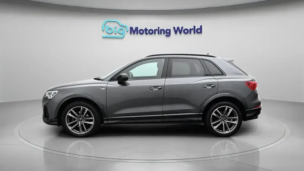 Używany Audi Q3 Black Edition 150 KM (110 kW) 2022 Szary SUV