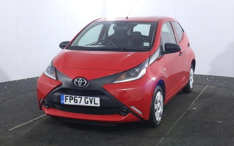 Used Toyota Aygo 69 HP (50 kW) 2017 Red Hatchback