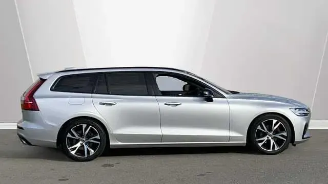Used Volvo V60 R-Design 194 HP (142 kW) 2021 Estate