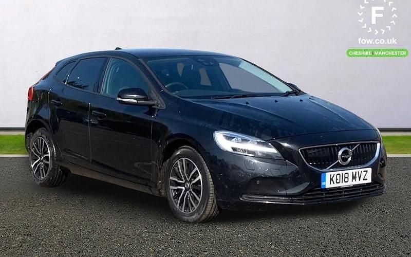 Begagnad Volvo V40 Momentum 122 HK (89 kW) 2018 Halvkombi