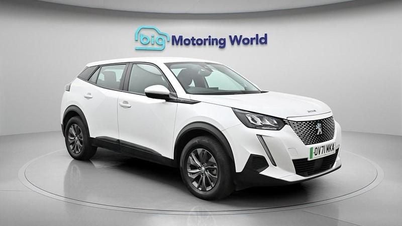 Used Peugeot e-2008 Active Premium 100 kW (136 HP) 2022 SUV