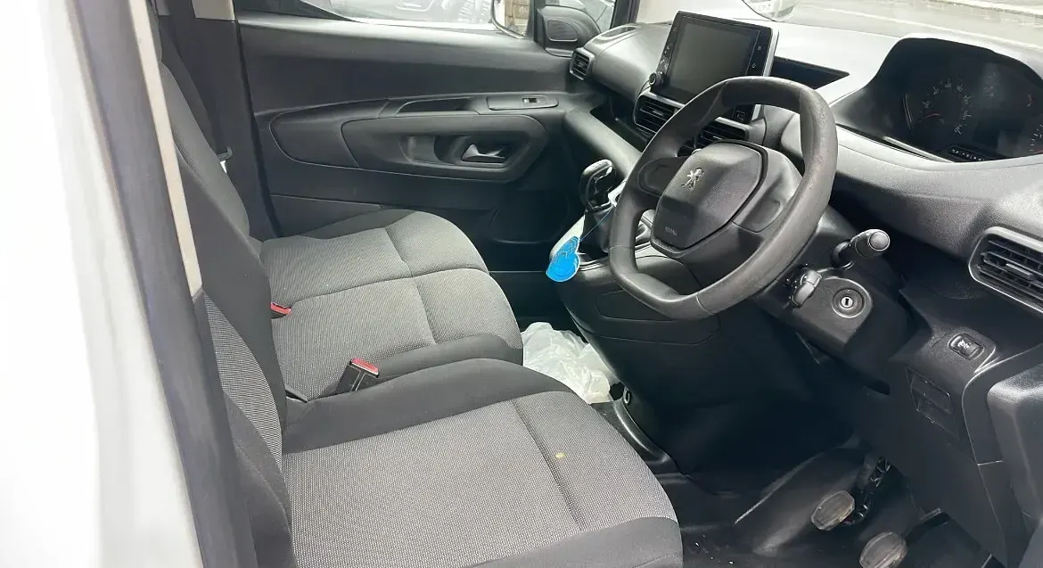 Used Peugeot Partner 131 HP (96 kW) 2020 White MPV