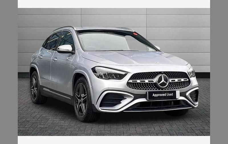 New Mercedes GLA200 Executive 161 HP (118 kW) 2025 Silver SUV