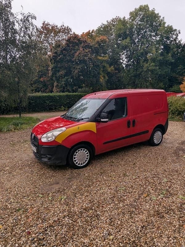 Red Used 2013 Fiat Doblò MPV | £2,500 (Super price) - Image 1/4