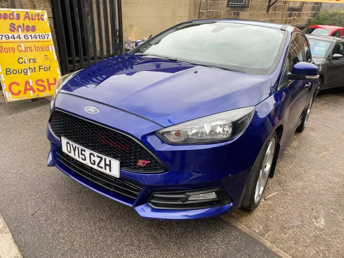 Used Ford Focus ST 250 HP (183 kW) 2015 Blue Hatchback
