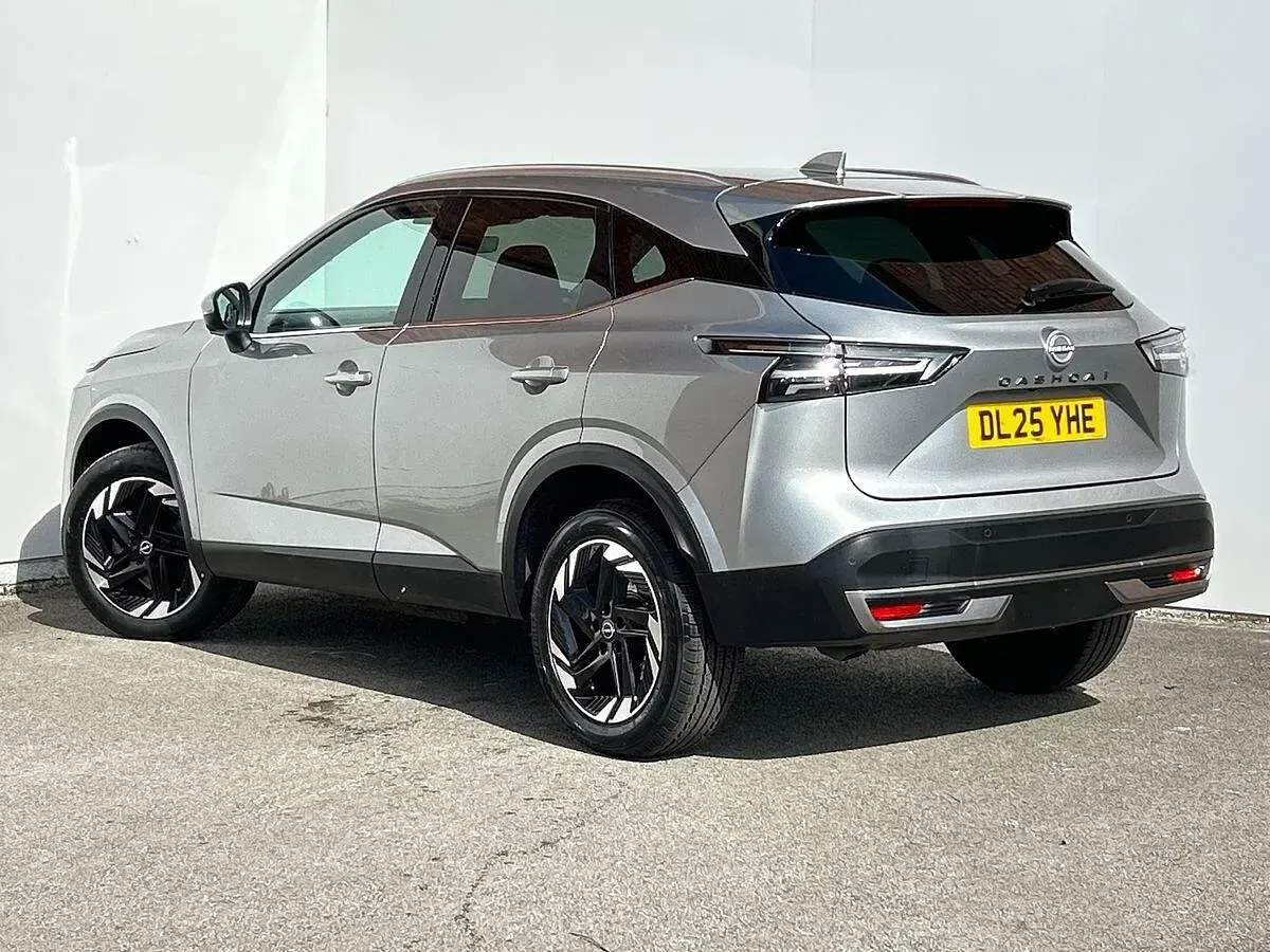 Used Nissan Qashqai N-Connecta 140 HP (102 kW) 2025 Silver SUV