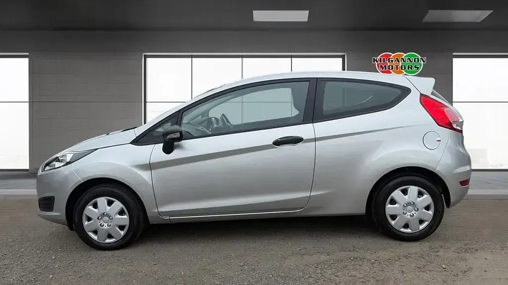 Used Ford Fiesta Studio 82 HP (60 kW) 2016 Silver Hatchback