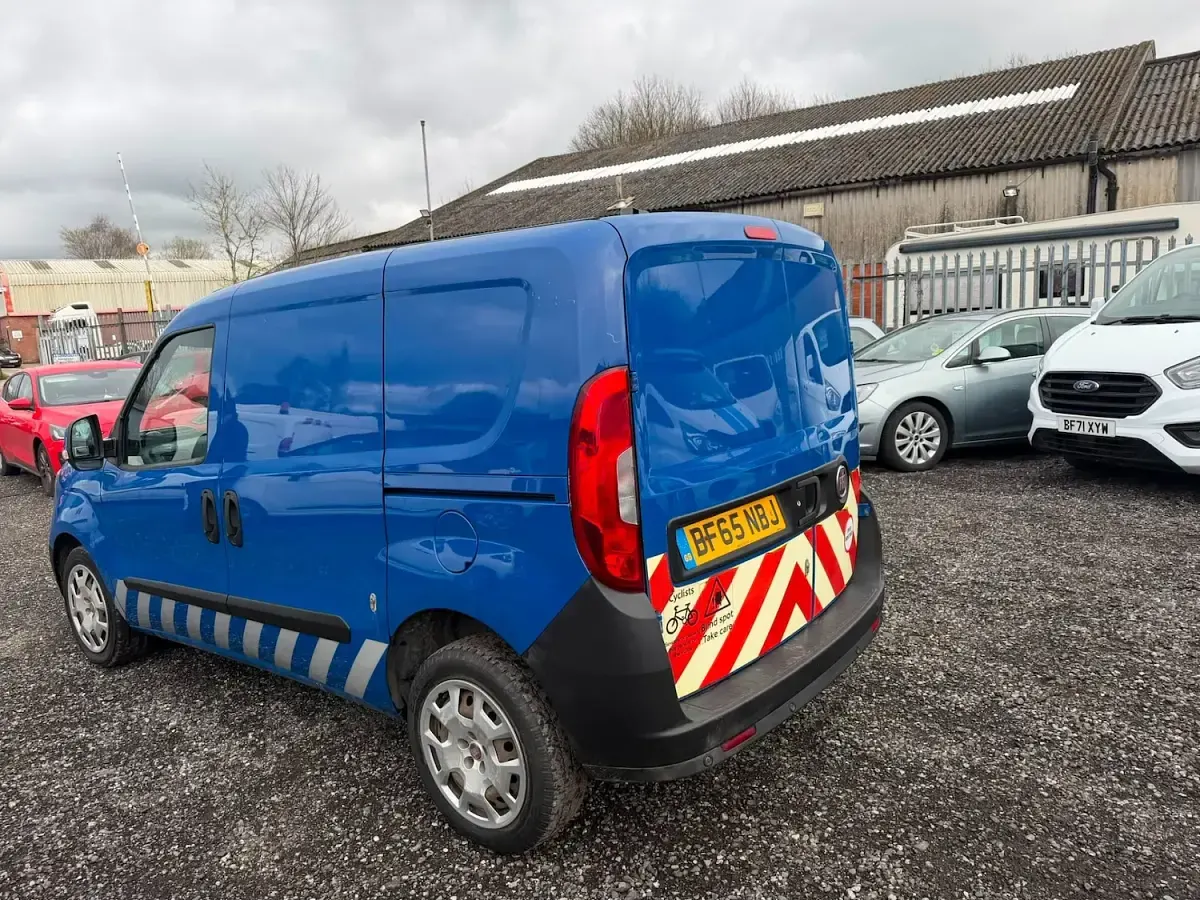 Used Fiat Doblò 90 HP (66 kW) 2015 Blue MPV