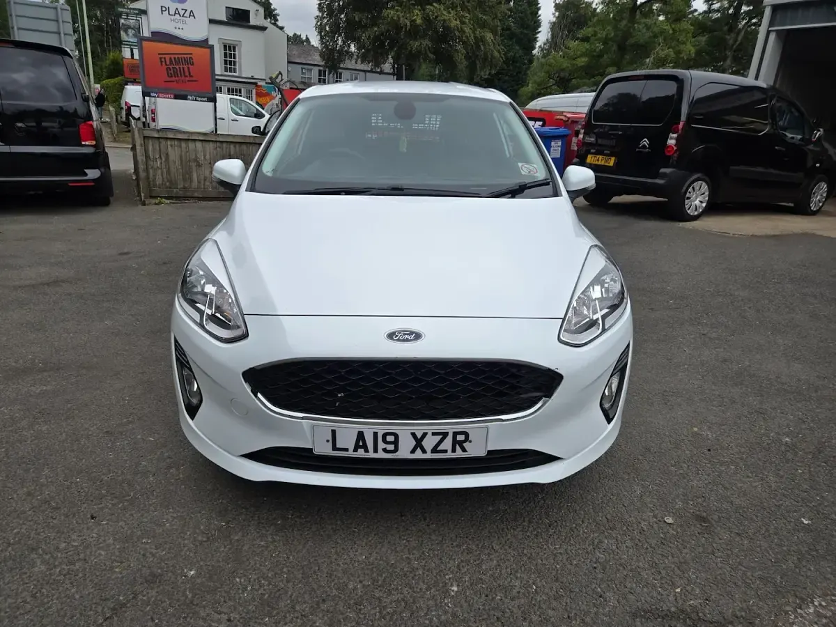 Used Ford Fiesta 2019 White Hatchback