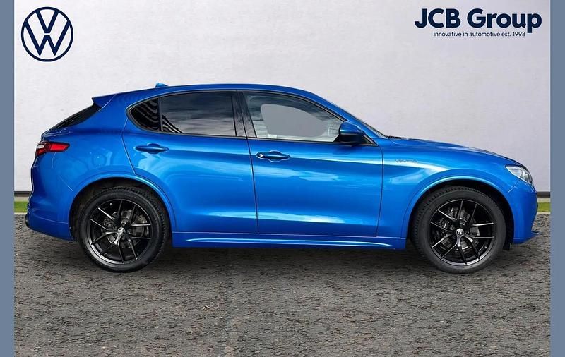 Used Alfa Romeo Stelvio Veloce 276 HP (202 kW) 2022 Blue SUV