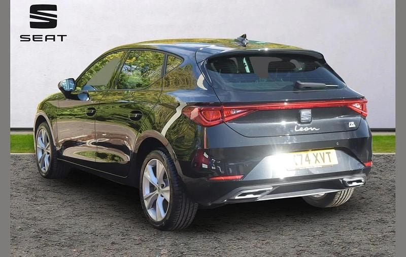 Used Seat Leon FR 201 HP (147 kW) 2024 Black Hatchback