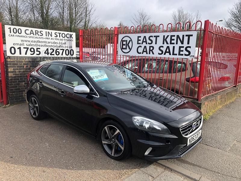 Black Used 2013 Volvo V40 R-Design Estate | £4,250 (Fair price) - Image 1/4